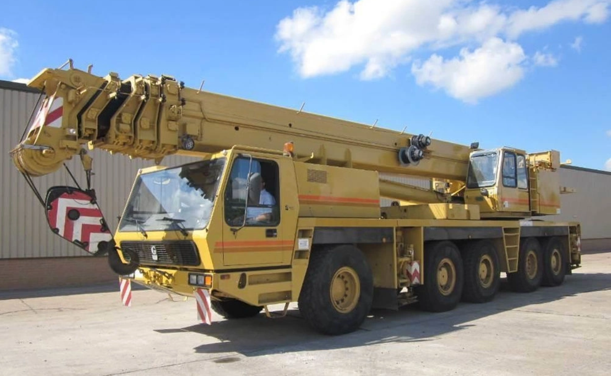 Hold at least 130 ton. Grove GMK 5130. Grove GMK 5130-1. Кран GMK 5130-1. Гров кран 130 тн.